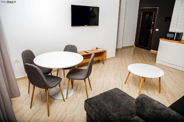 Arc Hotel Tirana (Yzberish)